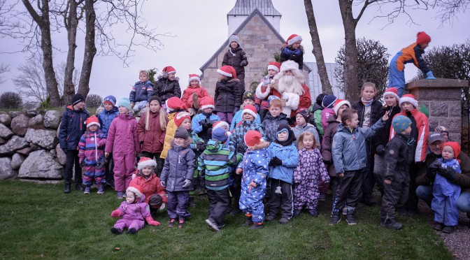 Juleoptog juletræstænding og krybbespil